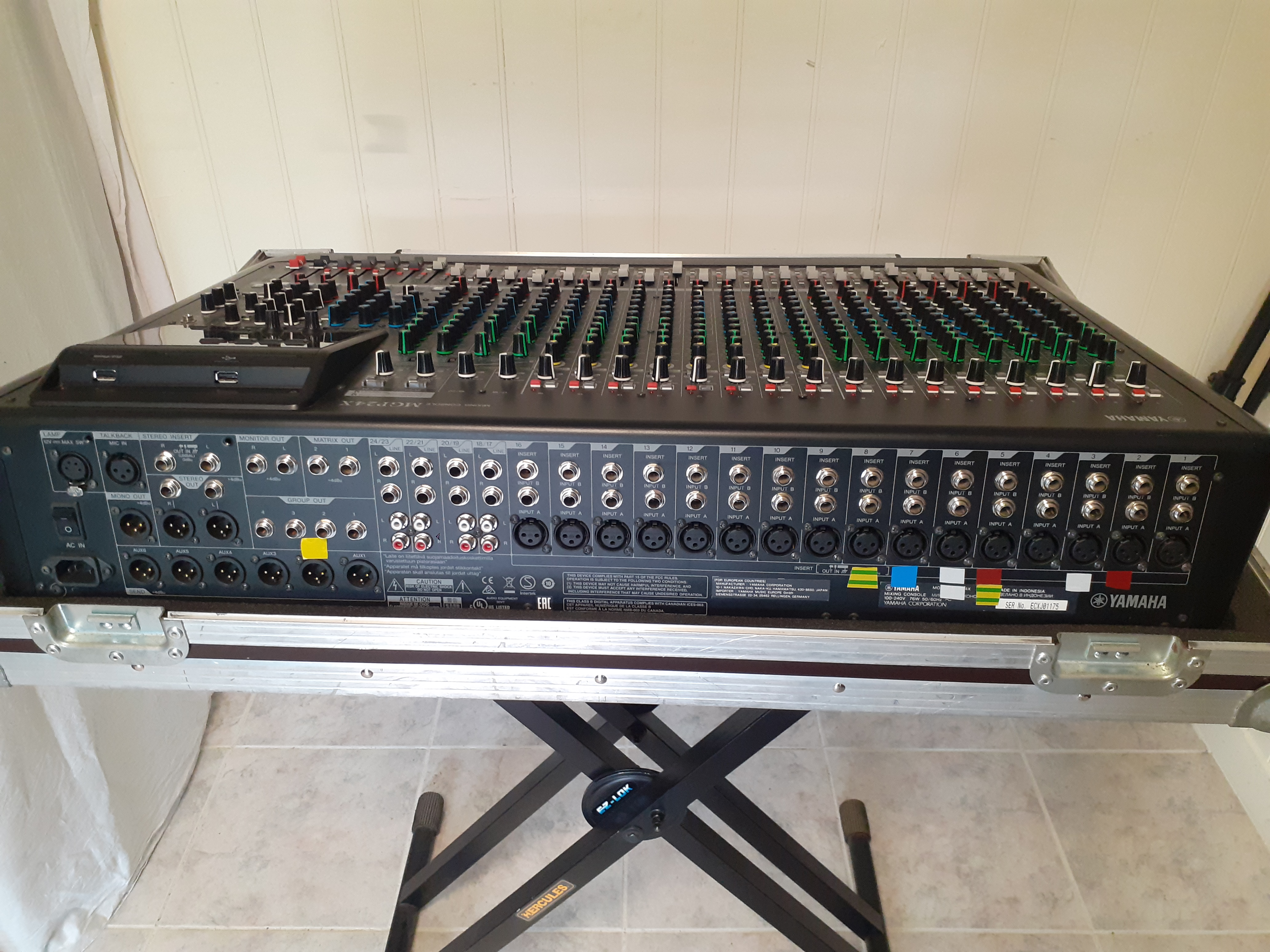 Table de mixage 24 canaux YAMAHA MGP24X - image 2